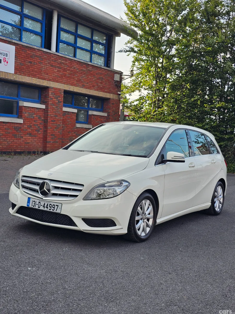 Mercedes-Benz B-Class MPV, Petrol, 2013, White