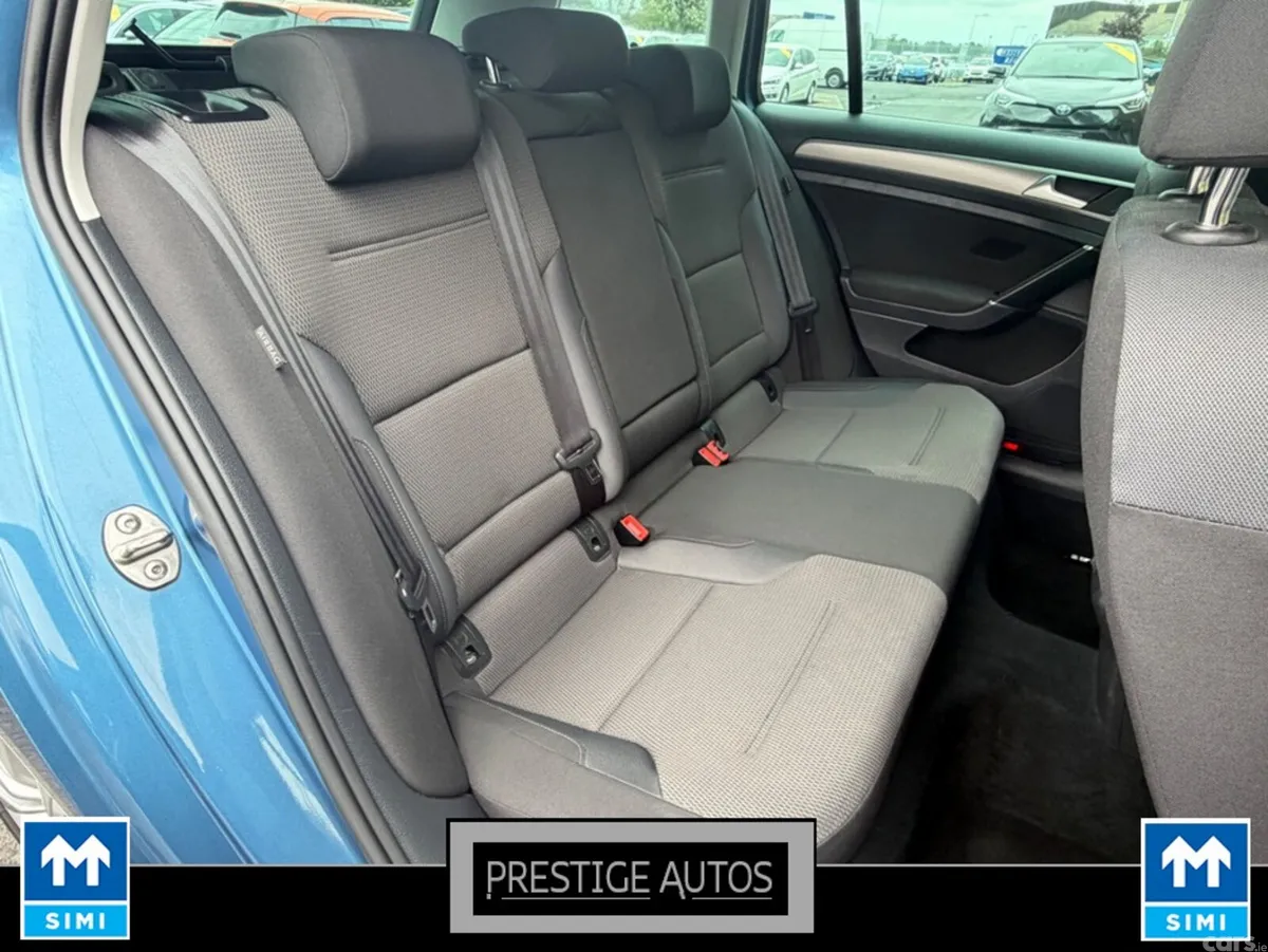 Volkswagen Golf Estate, Petrol, 2017, Blue