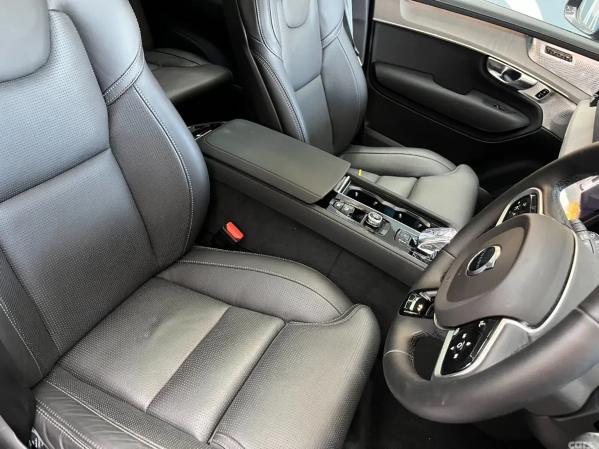 Volvo XC90 SUV, Petrol Plug-in Hybrid, 2025, Black