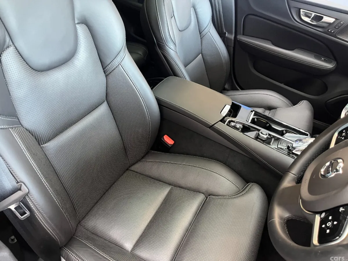 Volvo V60 Estate, Petrol Plug-in Hybrid, 2023, Red