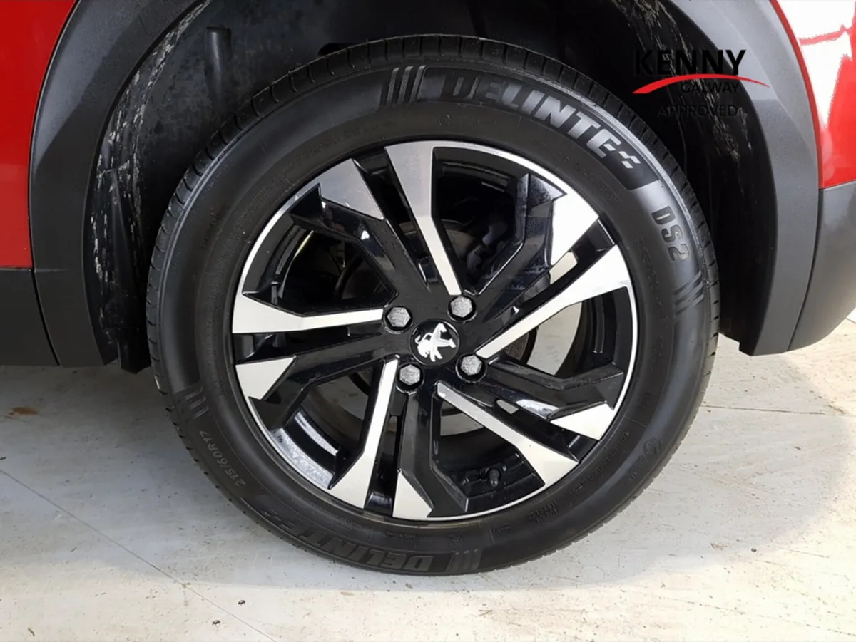 Peugeot 2008 MPV, Diesel, 2020, Red