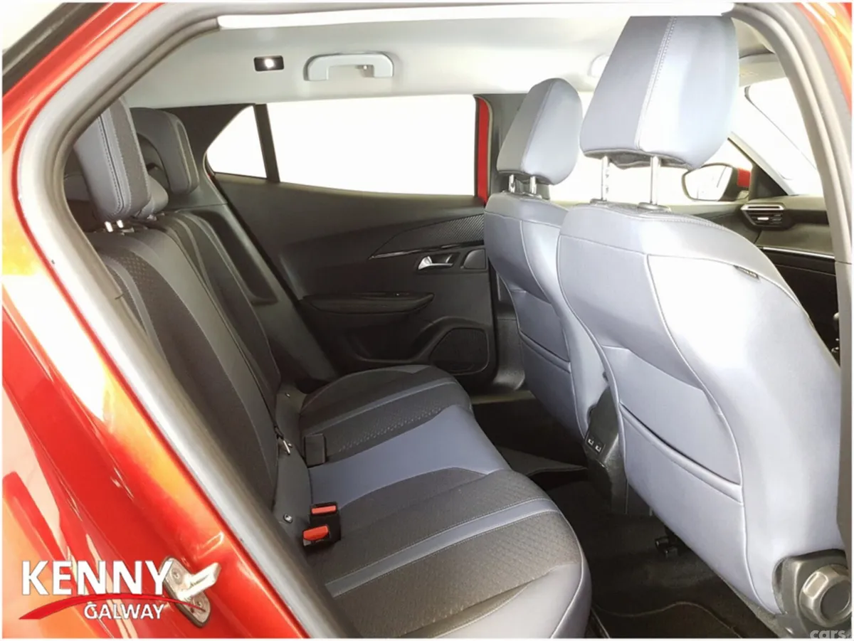 Peugeot 2008 MPV, Diesel, 2020, Red