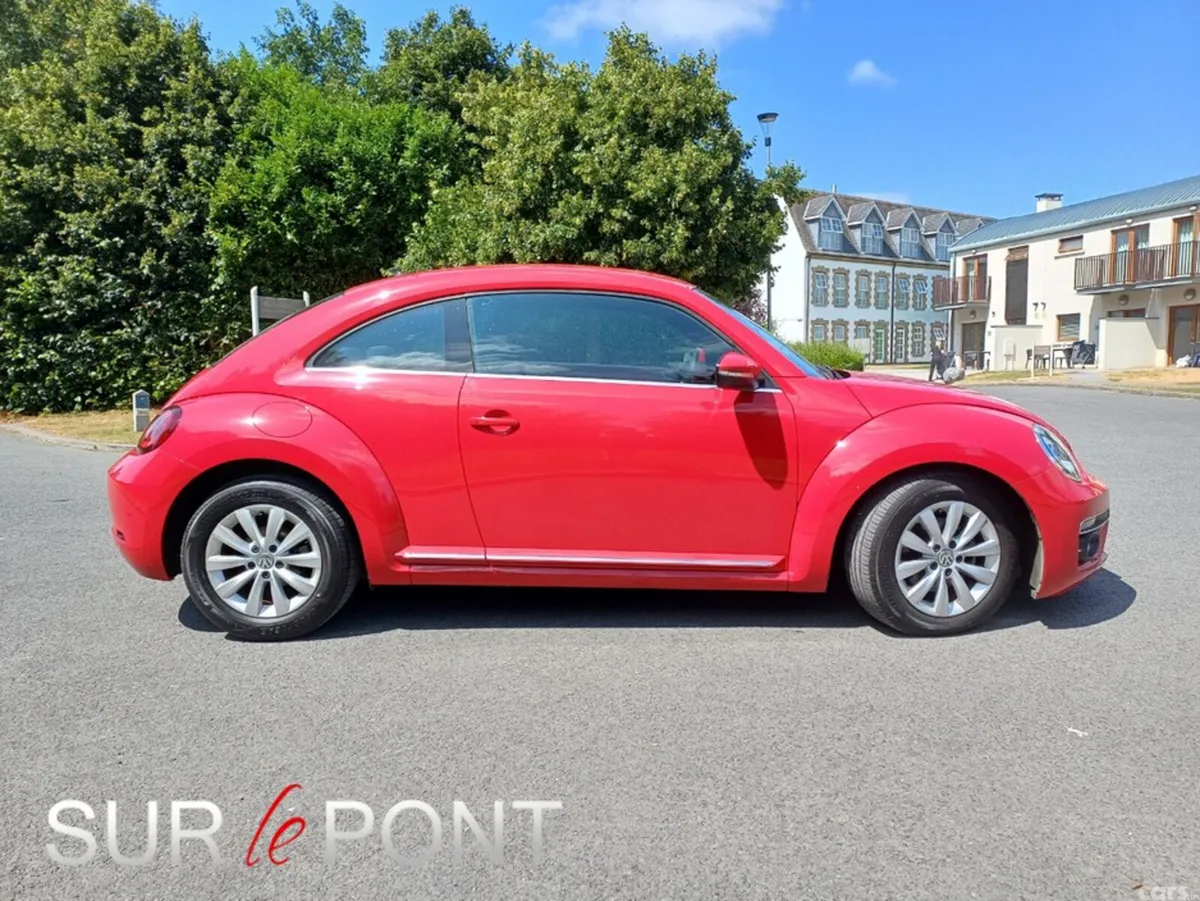 Volkswagen Beetle Hatchback, Petrol, 2017, Red