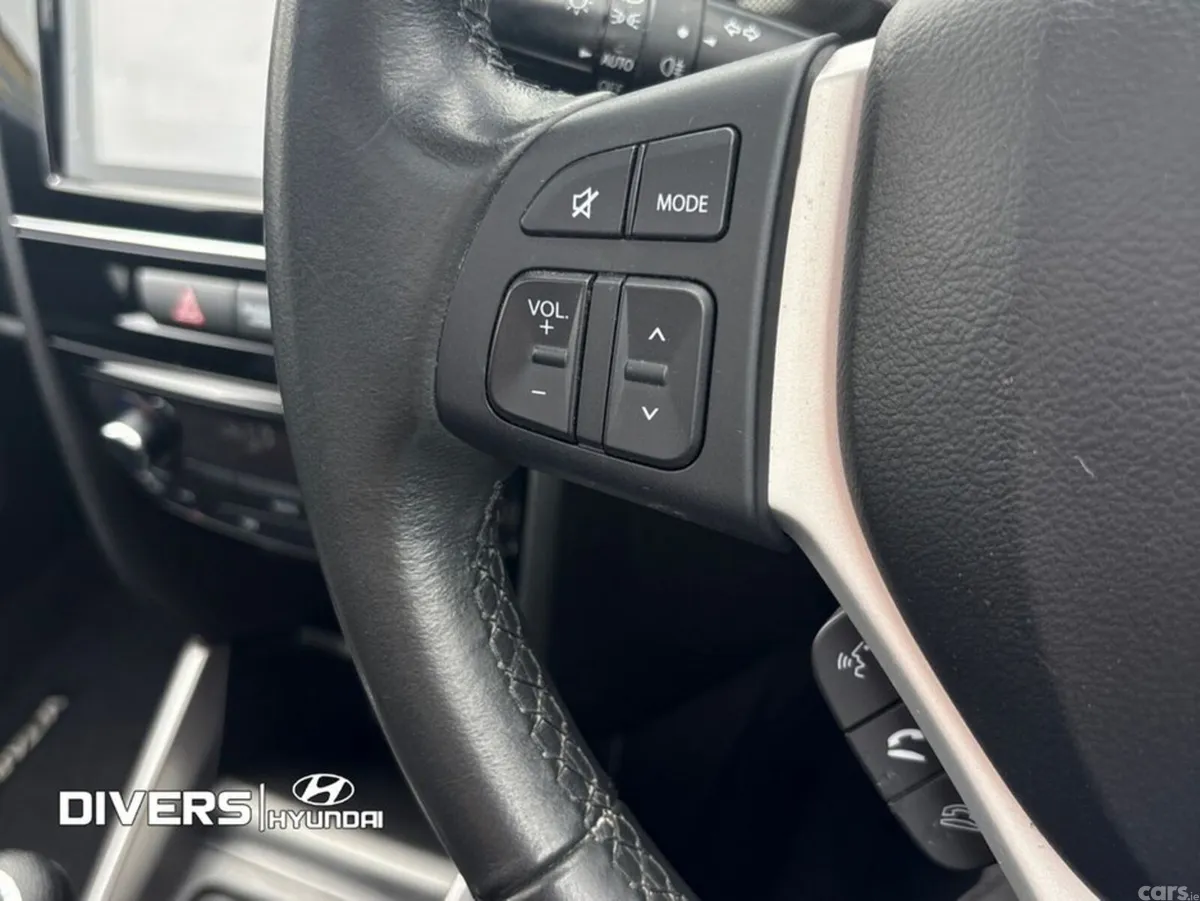 Suzuki Vitara Hatchback, Petrol, 2022, White