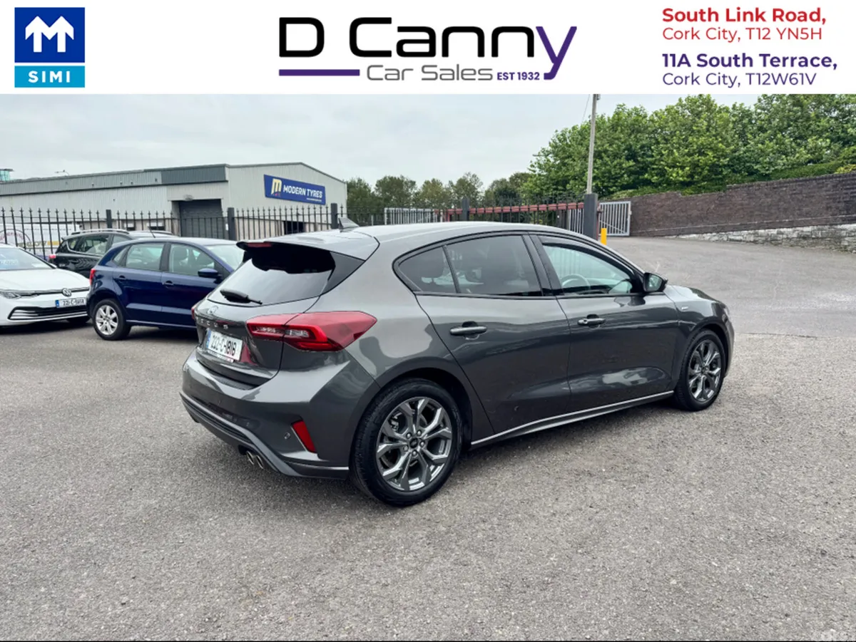Ford Focus Hatchback, Petrol, 2023, Grey