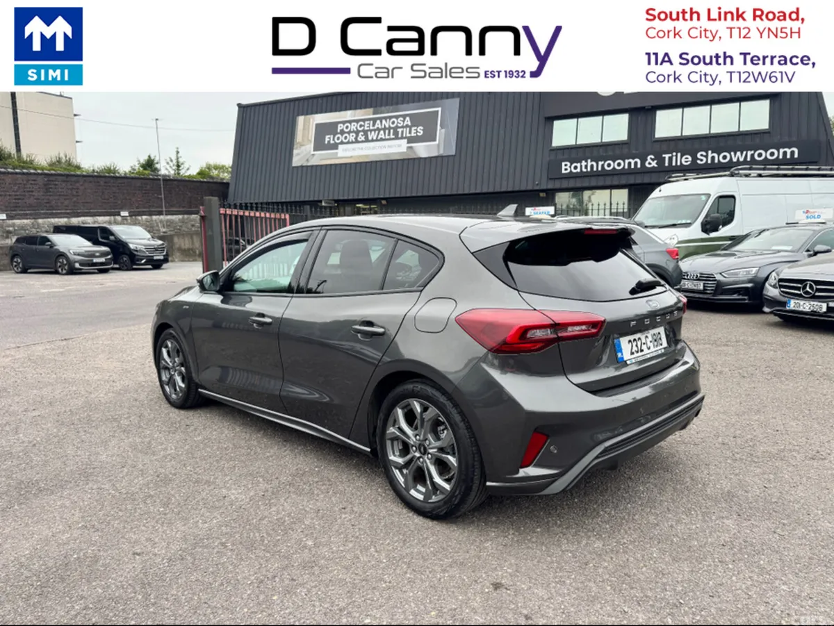 Ford Focus Hatchback, Petrol, 2023, Grey