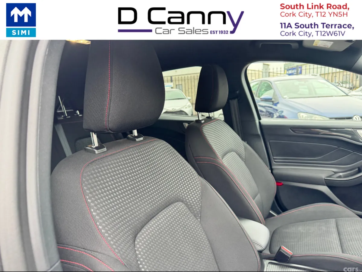 Ford Focus Hatchback, Petrol, 2023, Grey