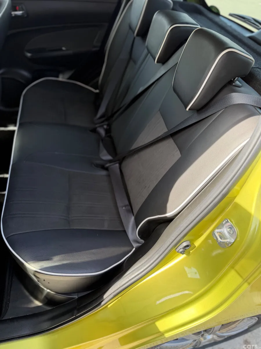 Suzuki Swift Hatchback, Petrol, 2015, Gold