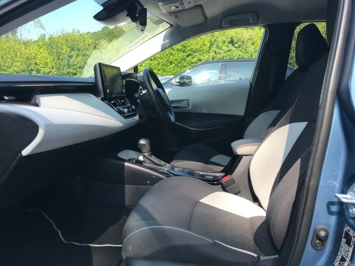 Toyota Corolla Hatchback, Petrol Hybrid, 2022, Blue