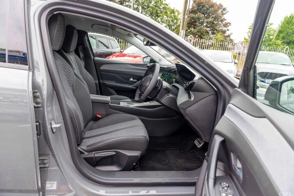 Peugeot 308 Hatchback, Petrol Hybrid, 2026, Grey