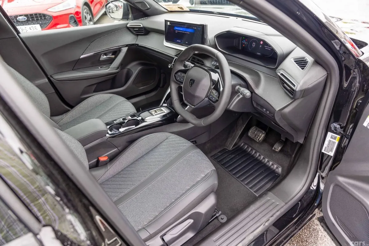 Peugeot 2008 MPV, Petrol Hybrid, 2026, Black