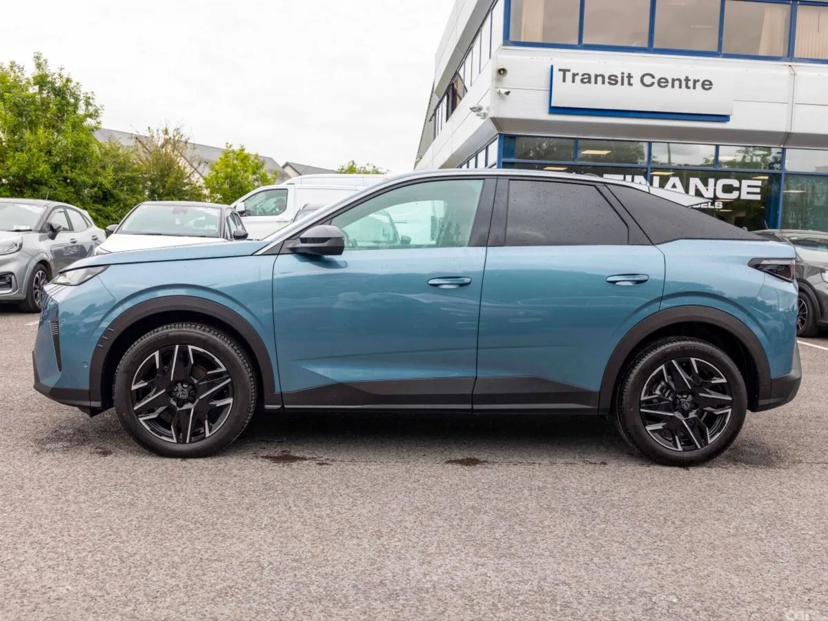 Peugeot 3008 MPV, Petrol, 2026, Blue
