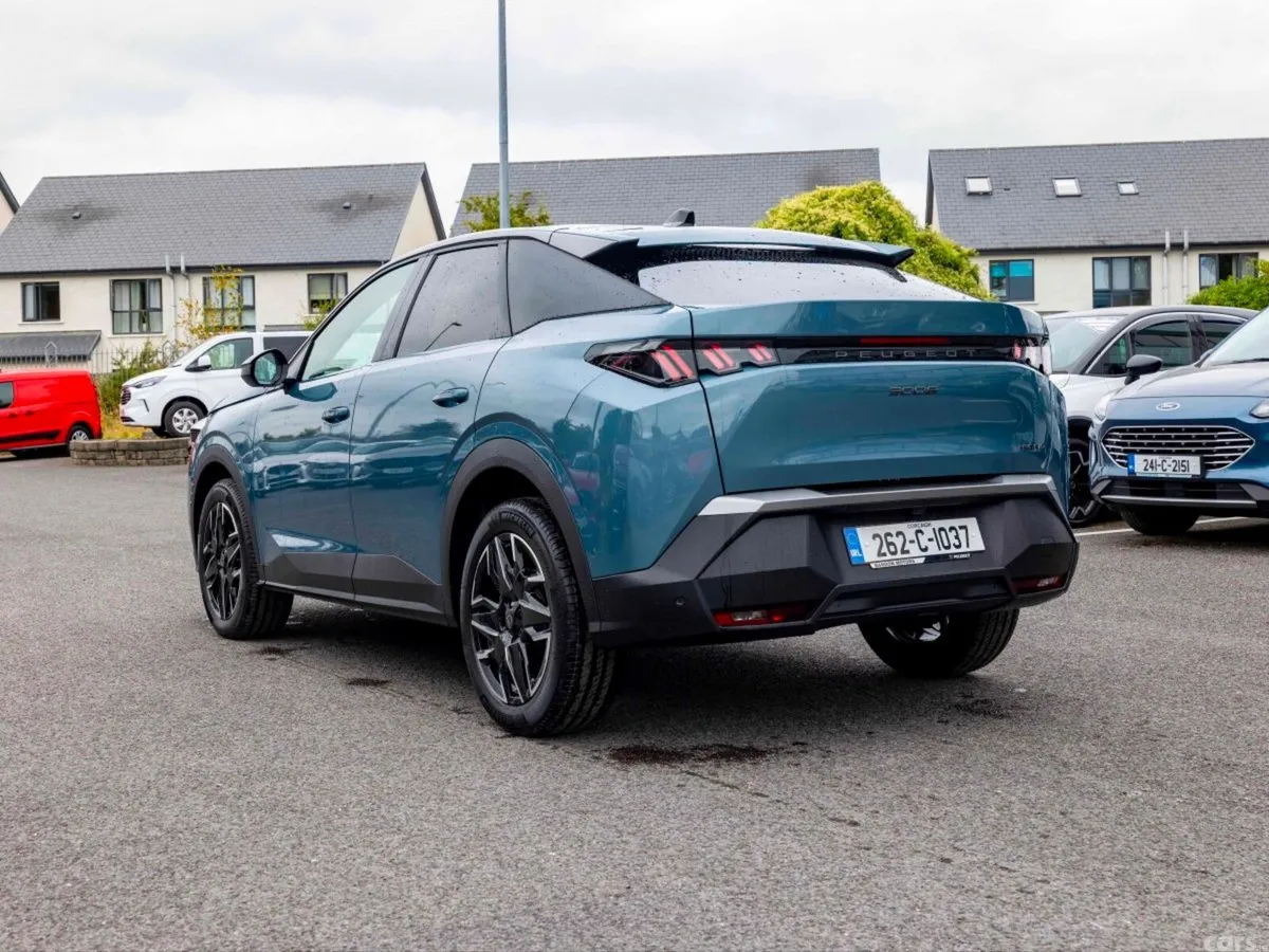Peugeot 3008 MPV, Petrol, 2026, Blue