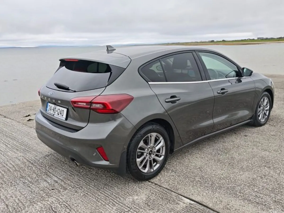 Ford Focus Hatchback, Diesel, 2024, Grey