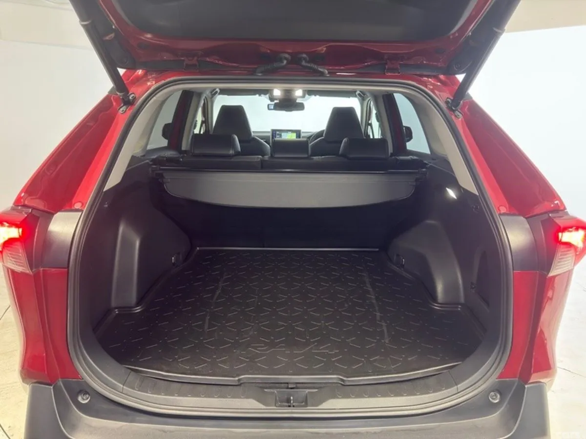 Toyota RAV4 SUV, Petrol Hybrid, 2022, Red
