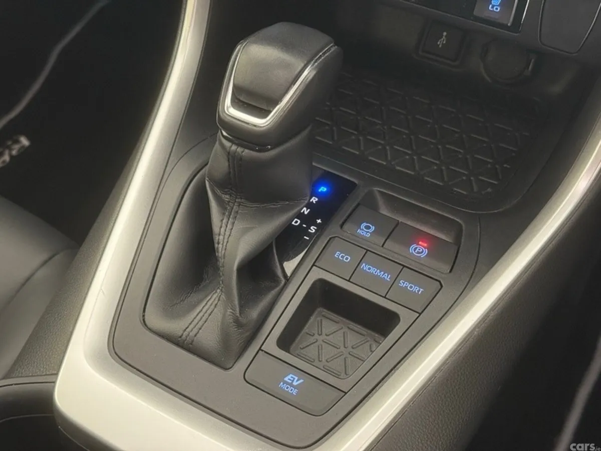 Toyota RAV4 SUV, Petrol Hybrid, 2022, Red