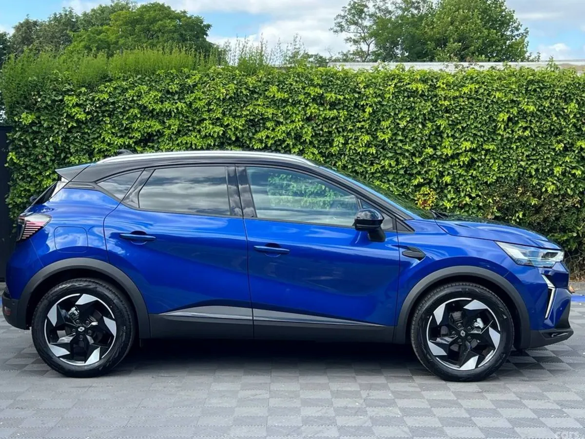 Renault Captur SUV, Petrol Hybrid, 2026, Blue