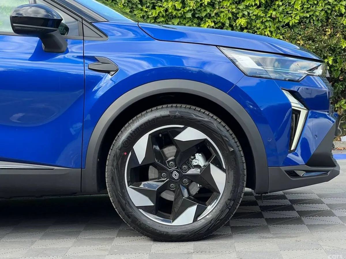 Renault Captur SUV, Petrol Hybrid, 2026, Blue