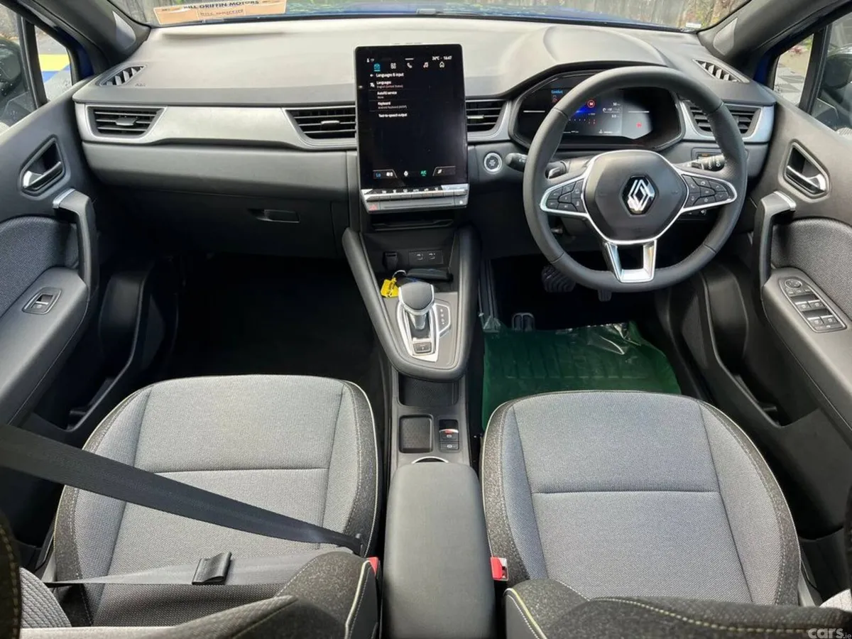 Renault Captur SUV, Petrol Hybrid, 2026, Blue