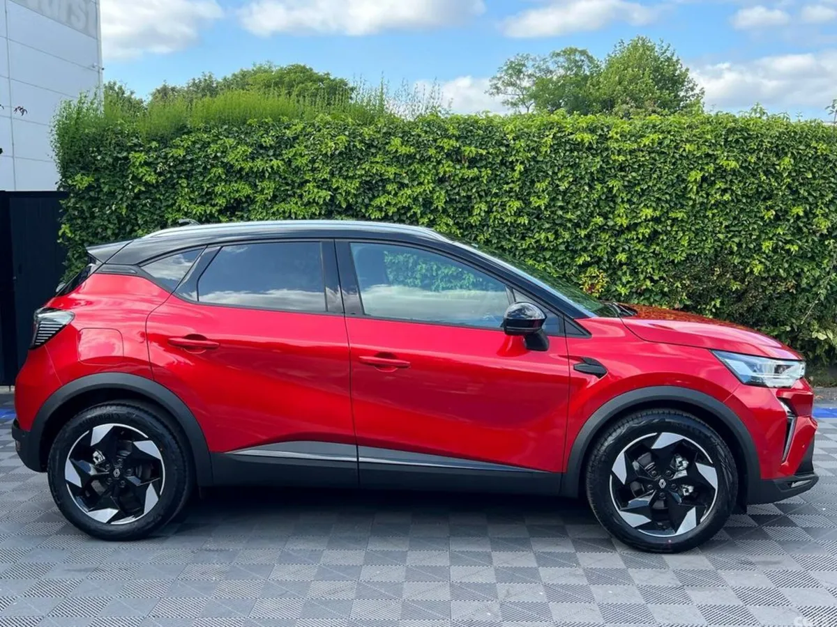 Renault Captur SUV, Petrol Hybrid, 2026, Red