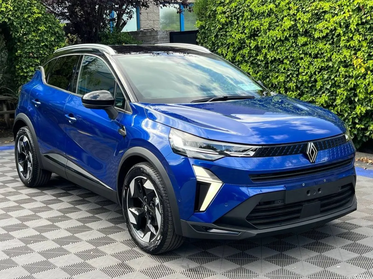 Renault Captur SUV, Petrol Hybrid, 2026, Blue