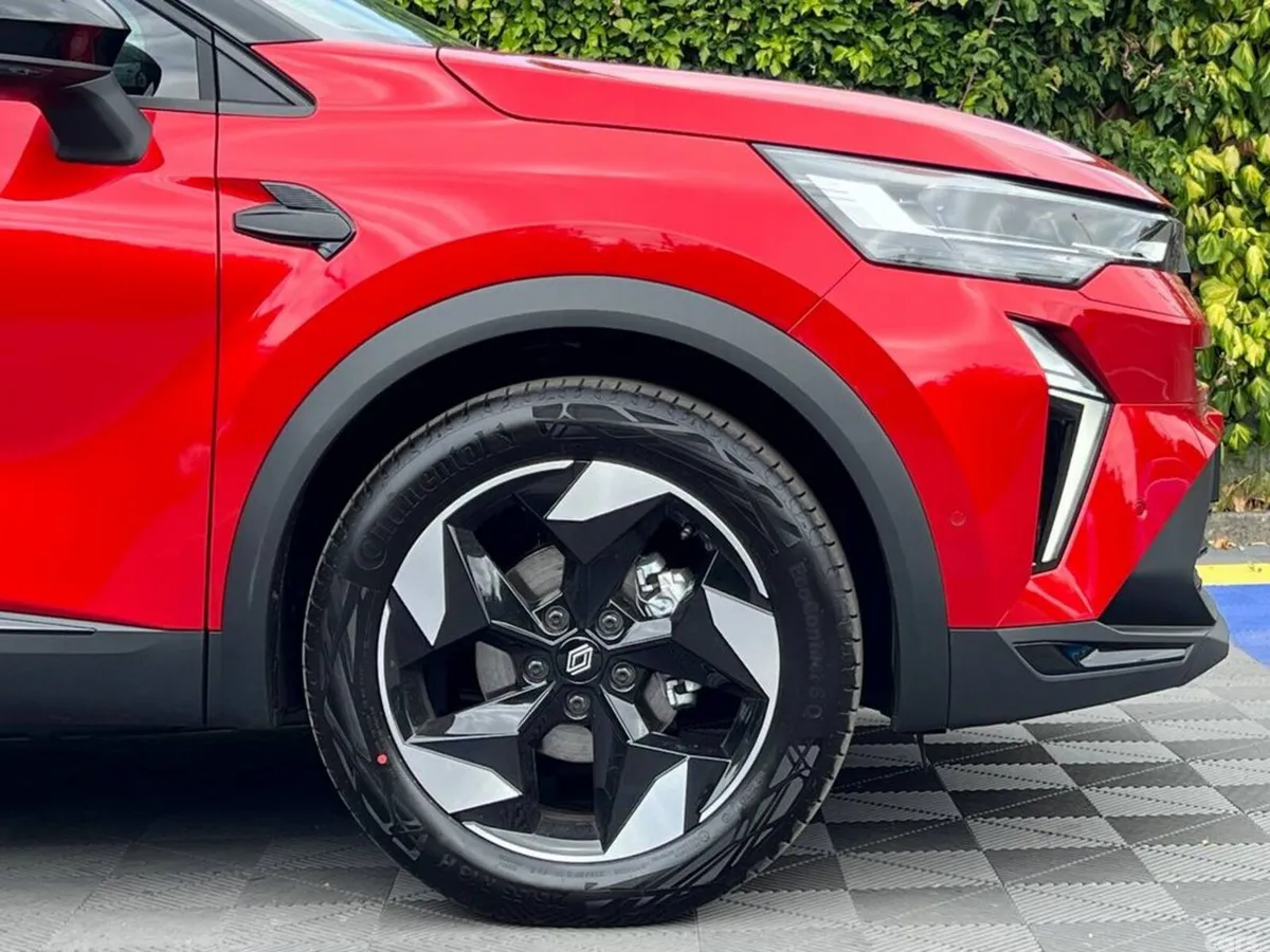 Renault Captur SUV, Petrol Hybrid, 2026, Red