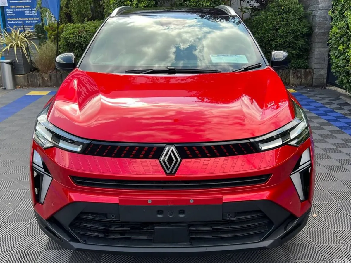 Renault Captur SUV, Petrol Hybrid, 2026, Red
