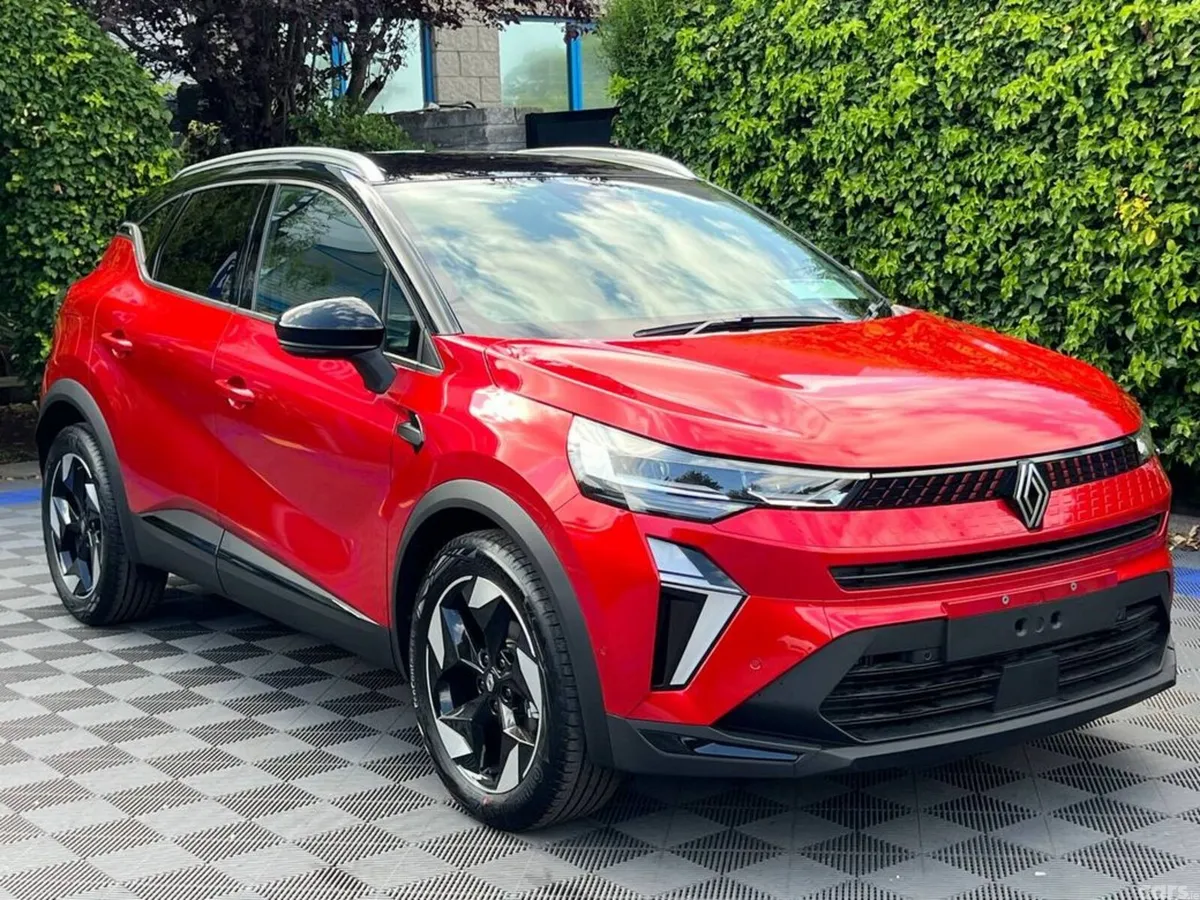 Renault Captur SUV, Petrol Hybrid, 2026, Red