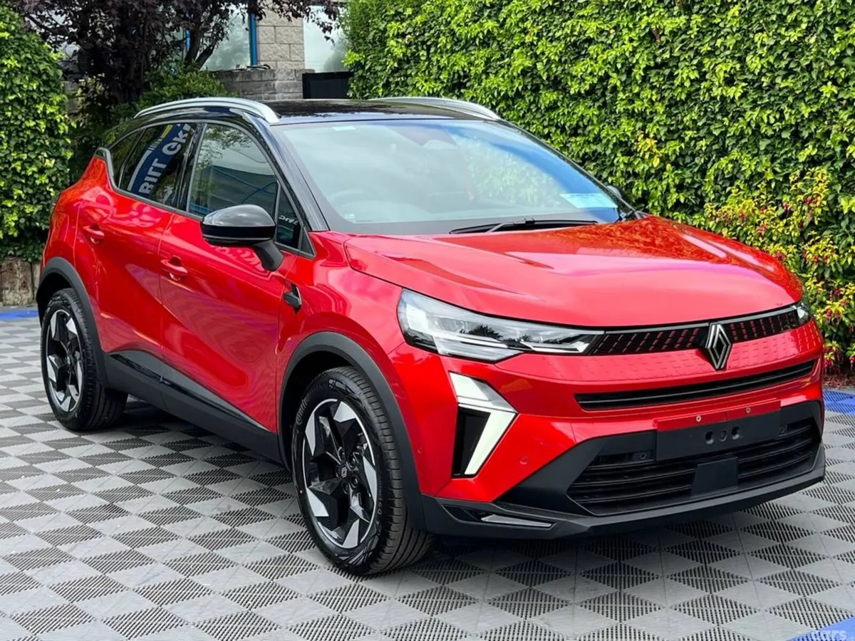 Renault Captur SUV, Petrol Hybrid, 2026, Red