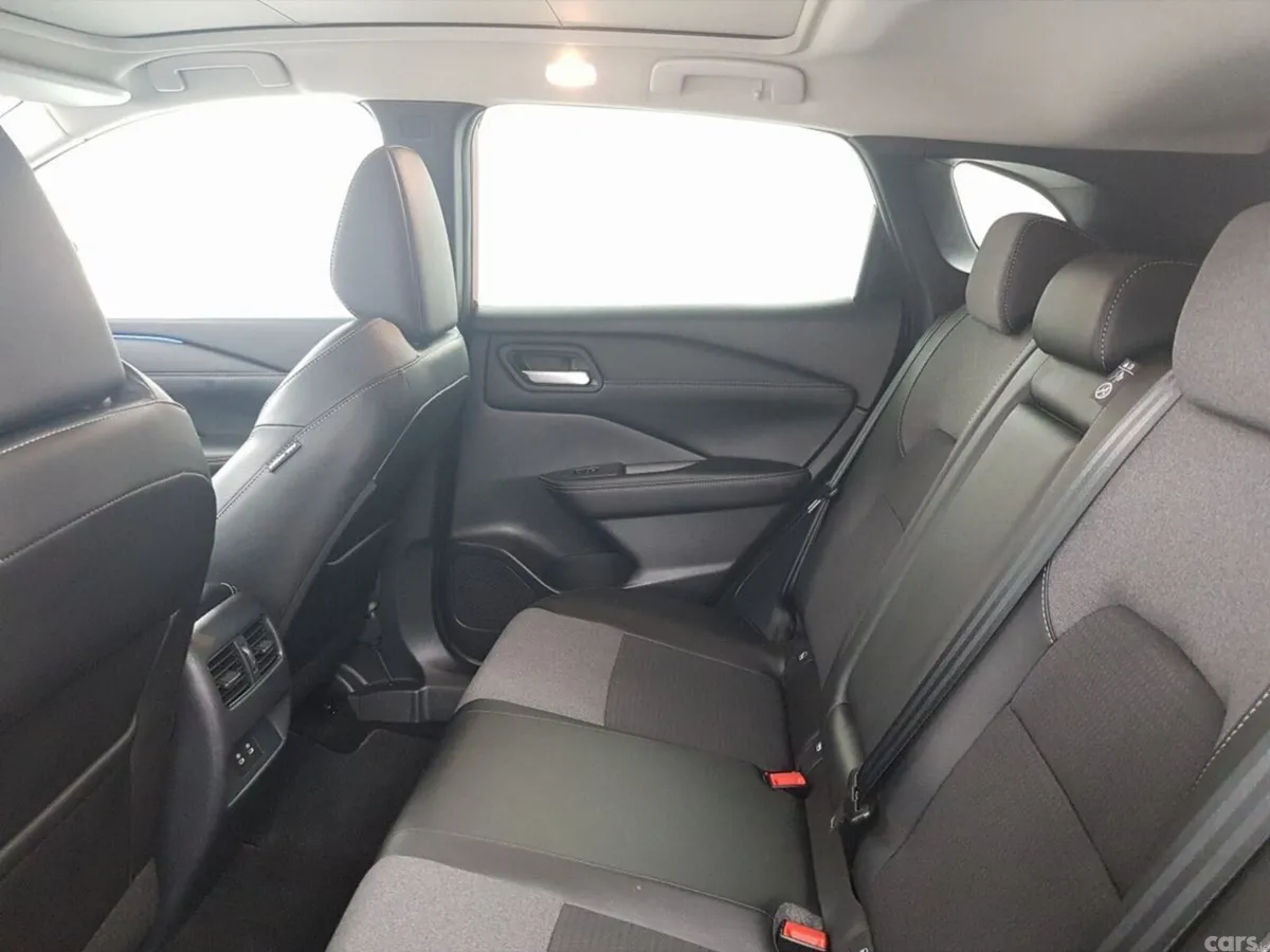 Nissan Qashqai MPV, Petrol Hybrid, 2025, Red