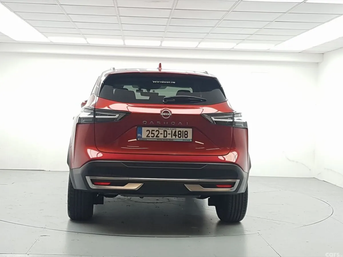 Nissan Qashqai MPV, Petrol Hybrid, 2025, Red