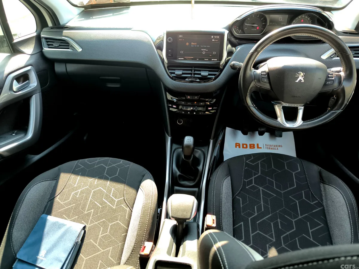 Peugeot 2008 Estate, Petrol, 2018, White