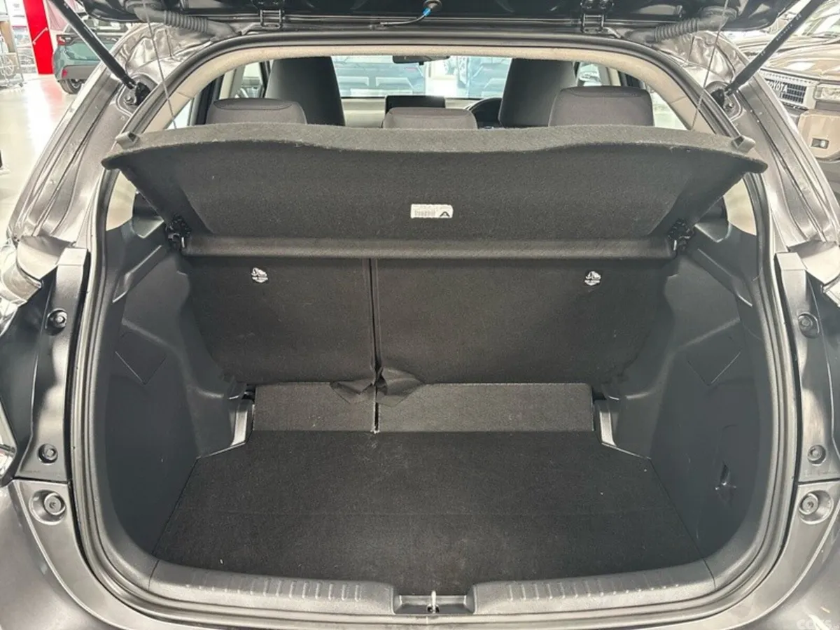 Toyota Yaris Hatchback, Petrol Hybrid, 2024, Grey