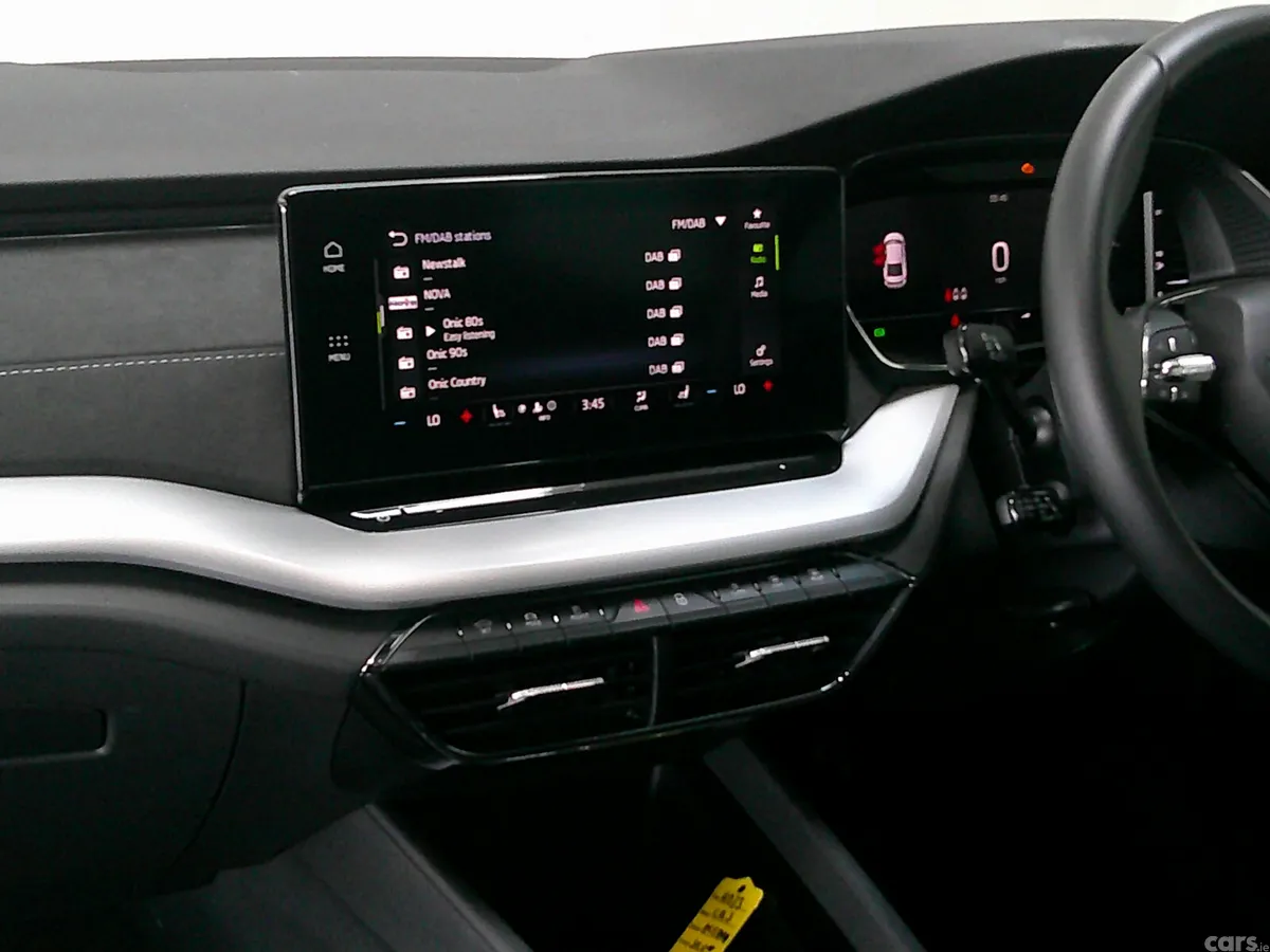 Skoda Octavia Hatchback, Diesel, 2023, Silver