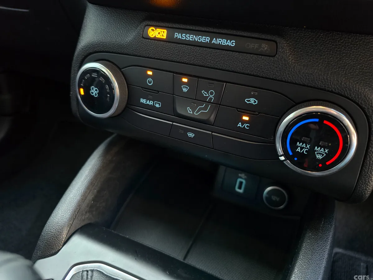 Ford Focus Hatchback, Petrol, 2019, Black
