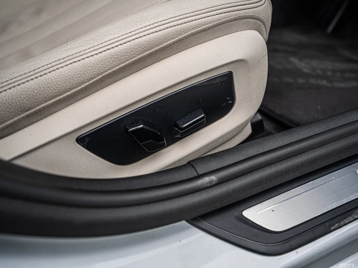 BMW 5-Series Saloon, Petrol Plug-in Hybrid, 2017, Grey