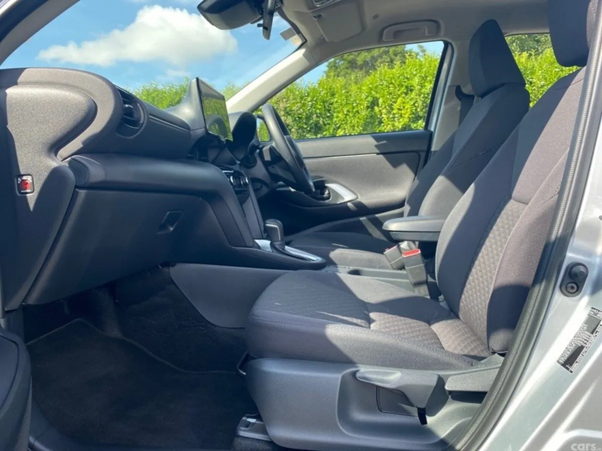 Toyota Yaris Cross SUV, Petrol Hybrid, 2026, Grey