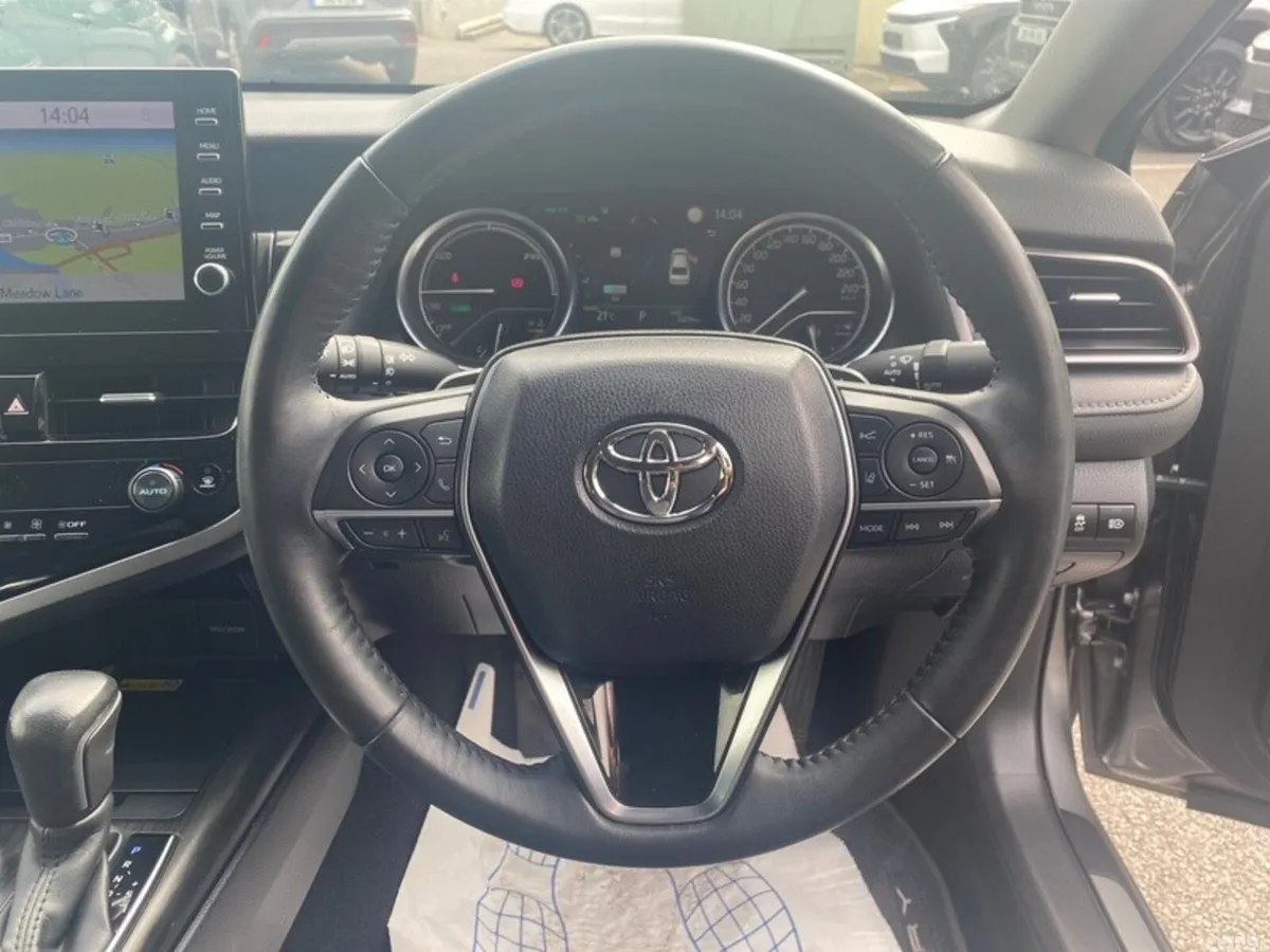 Toyota Camry Saloon, Petrol Hybrid, 2023, Silver