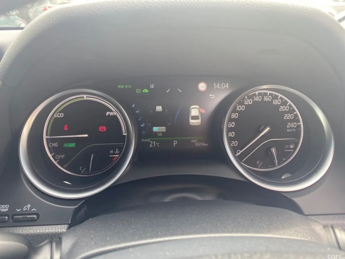 Toyota Camry Saloon, Petrol Hybrid, 2023, Silver