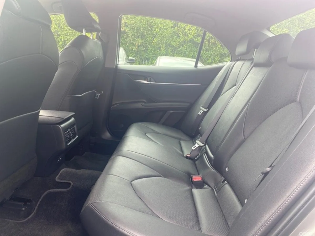 Toyota Camry Saloon, Petrol Hybrid, 2023, Silver