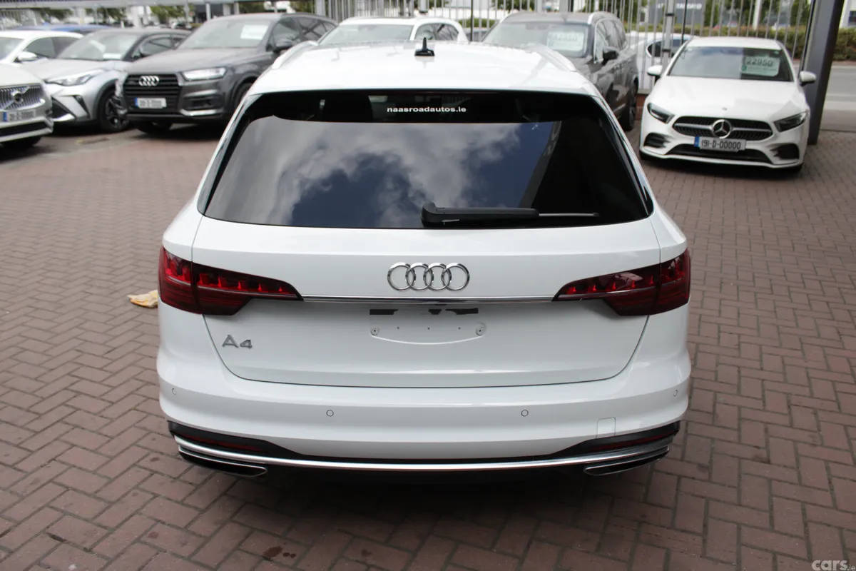 Audi A4 Estate, Petrol, 2023, White