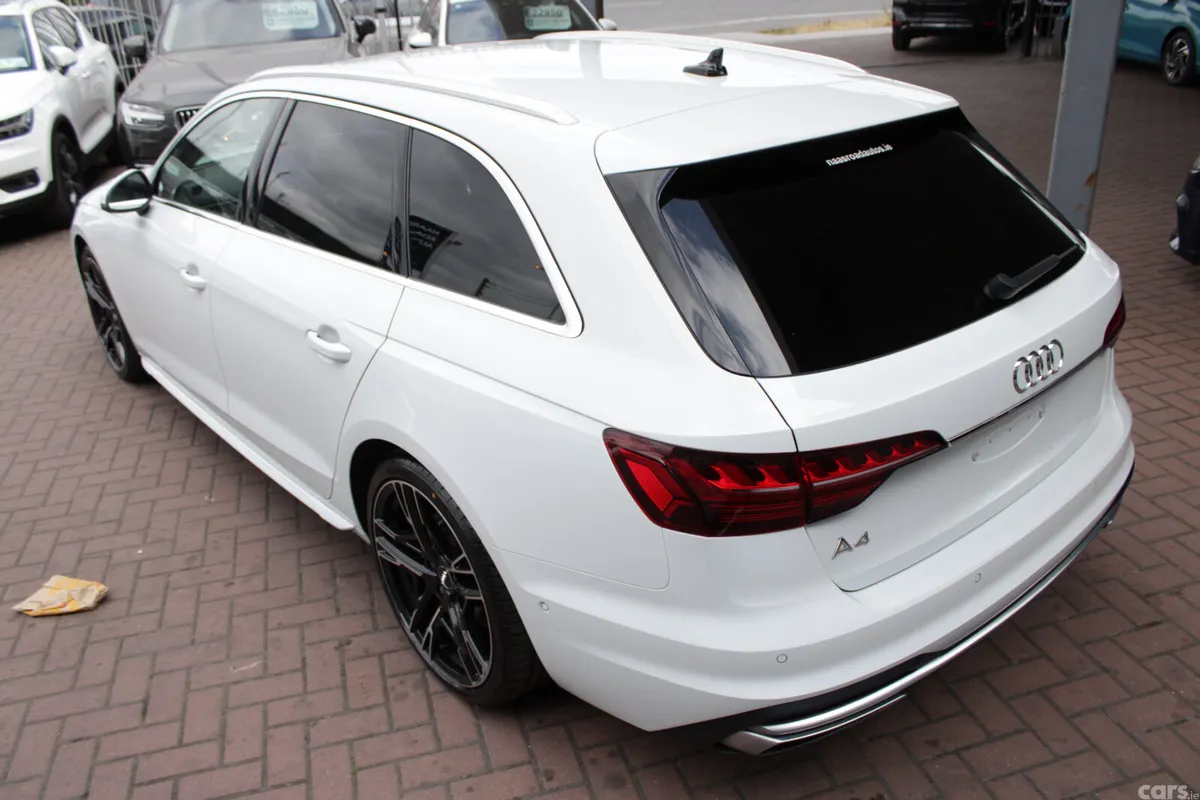 Audi A4 Estate, Petrol, 2023, White