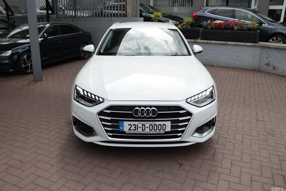 Audi A4 Estate, Petrol, 2023, White