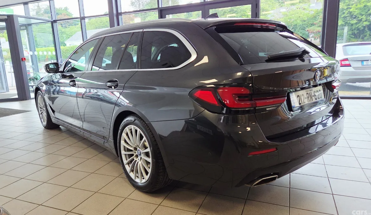 BMW 5-Series Estate, Petrol Plug-in Hybrid, 2021, Grey