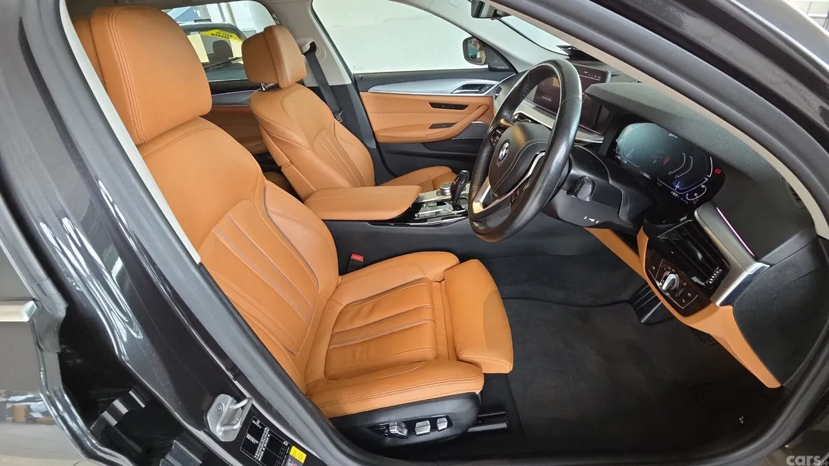 BMW 5-Series Estate, Petrol Plug-in Hybrid, 2021, Grey