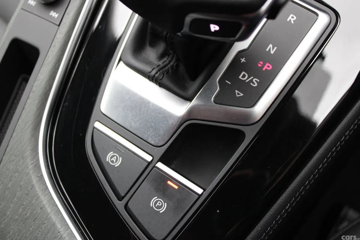 Audi A4 Estate, Petrol, 2023, White