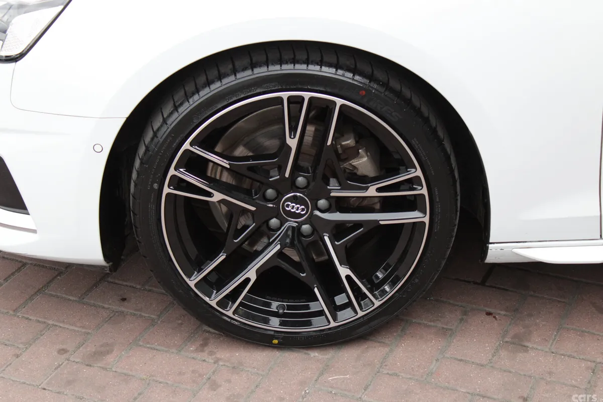 Audi A4 Estate, Petrol, 2023, White