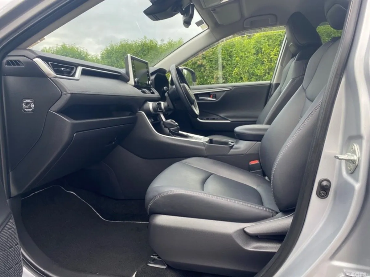 Toyota RAV4 SUV, Petrol Hybrid, 2022, Silver