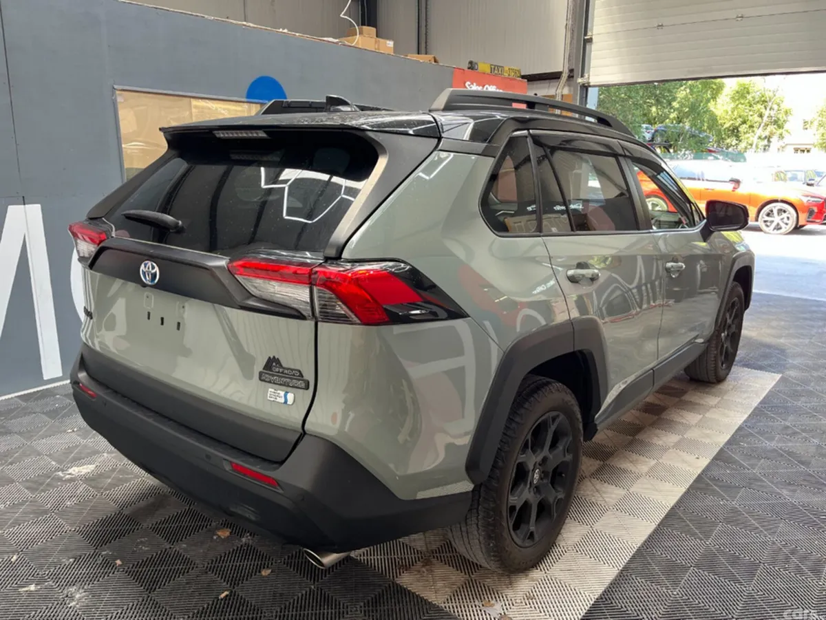 Toyota RAV4 SUV, Petrol Hybrid, 2024, Green