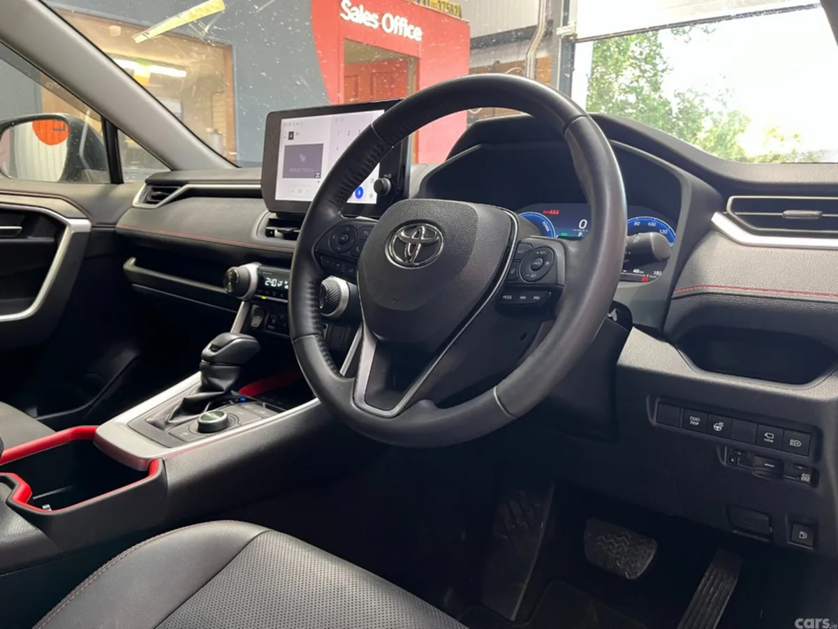 Toyota RAV4 SUV, Petrol Hybrid, 2024, Green